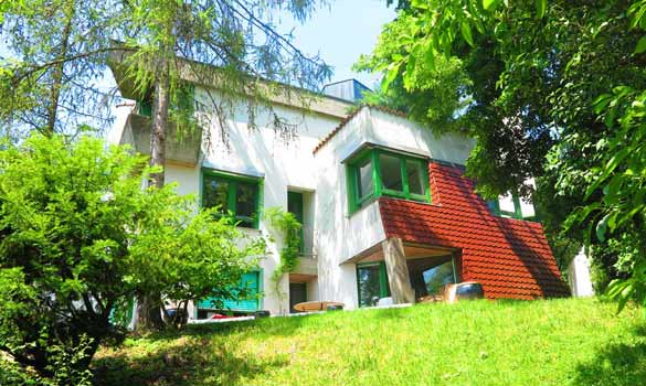 Foto Stuttgart-M�hringen: Individuelles Architektenhaus