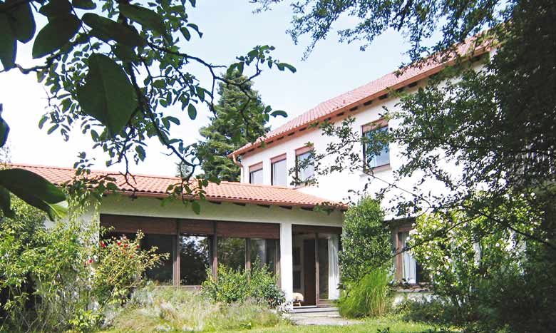 Foto Stuttgart-Riedenberg: Sch�ne Villa am Park