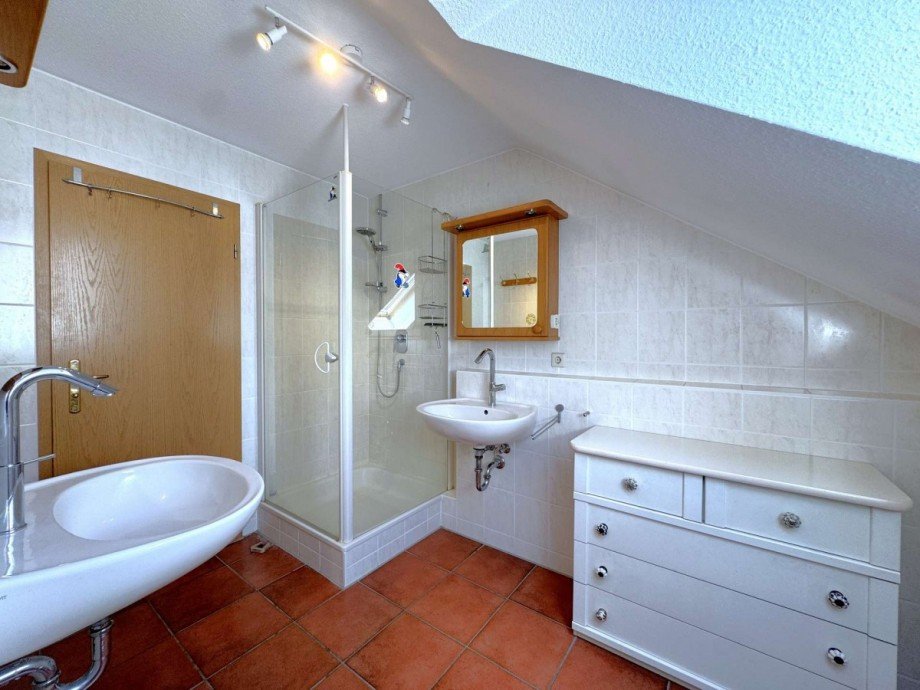 Badezimmer OG Doppelhaush�lfte Hildrizhausen