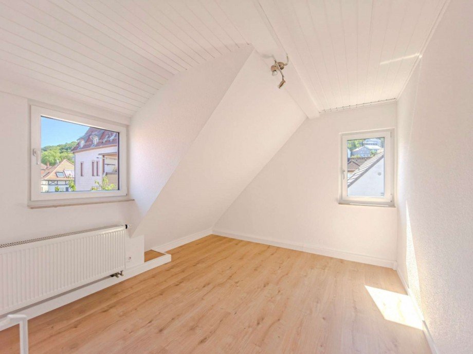 Zimmer Dachgeschoss Doppelhaush�lfte Stuttgart