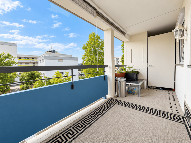 Sonnenbalkon Esslingen am Neckar Etagenwohnung Charmante 3,5-Zi.-Whg. mit Aufzug in begehrter Lage