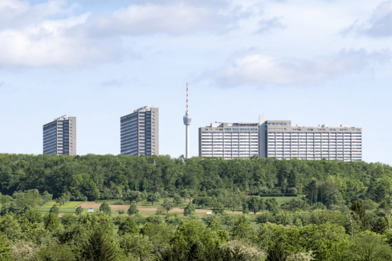 Titelbild Stuttgart Wohnung S-Asemwald: 3,5-Zimmer-Wohnung im 16. OG