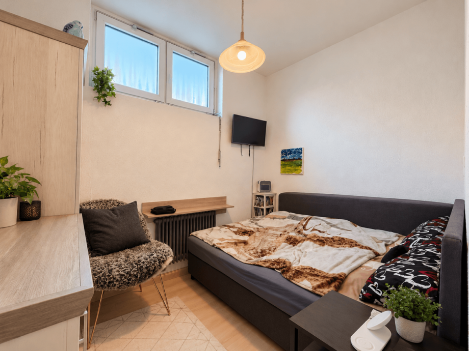 Schlafzimmer 2 Souterrainwohnung Leinfelden-Echterdingen
