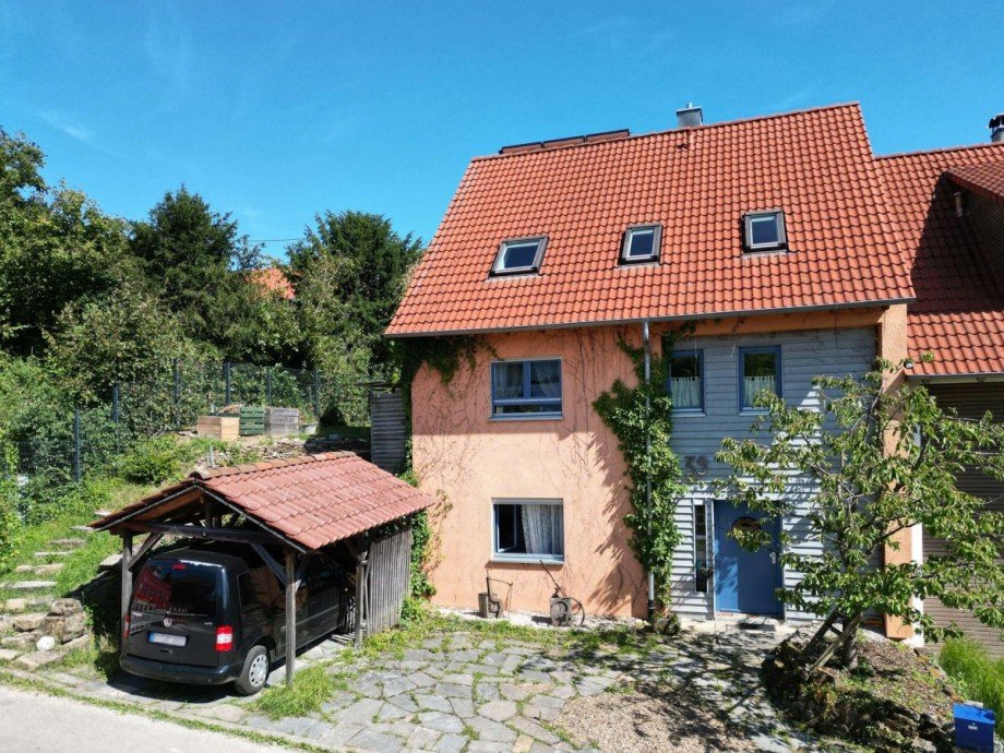 Au�enansicht mit Carport Doppelhaush�lfte Pliezhausen