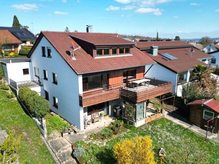 Au�enansicht Leonberg Zweifamilienhaus Sonnig und naturnah - Dreifamilienhaus mit Weitblick in Leonberg-Gebersheim