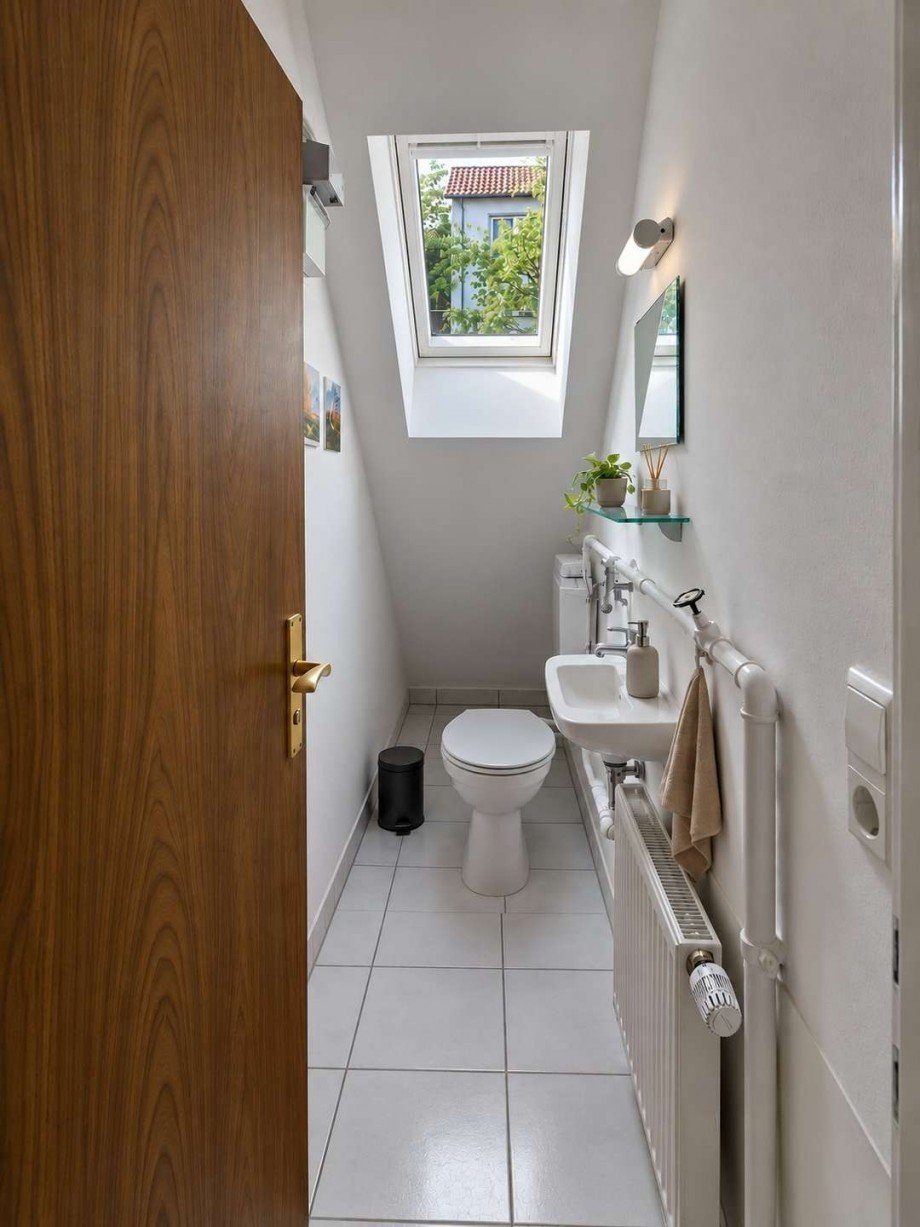 separates WC Dachgeschosswohnung Stuttgart