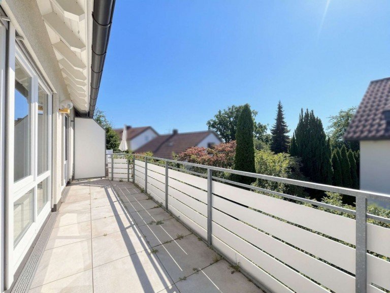 LINK Immobilien GmbH Stuttgart Etagenwohnung Ankommen, wohlf�hlen, gestalten: Charmante 3-Zimmer-Wohnung mit S�dbalkon und TG-Stellplatz