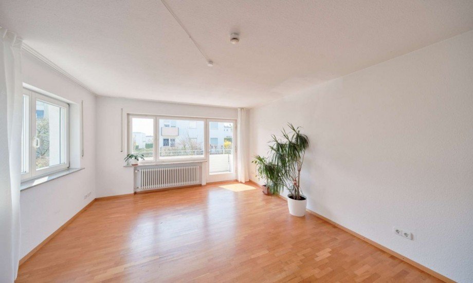 Wohnzimmer EG Mehrfamilienhaus Stuttgart