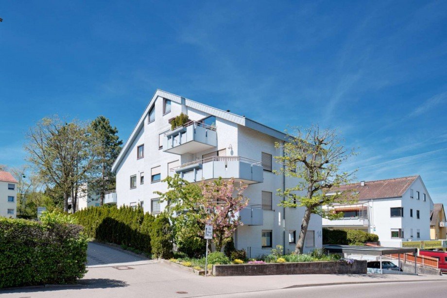 Stra�enansicht Geb�ude Maisonettewohnung Stuttgart