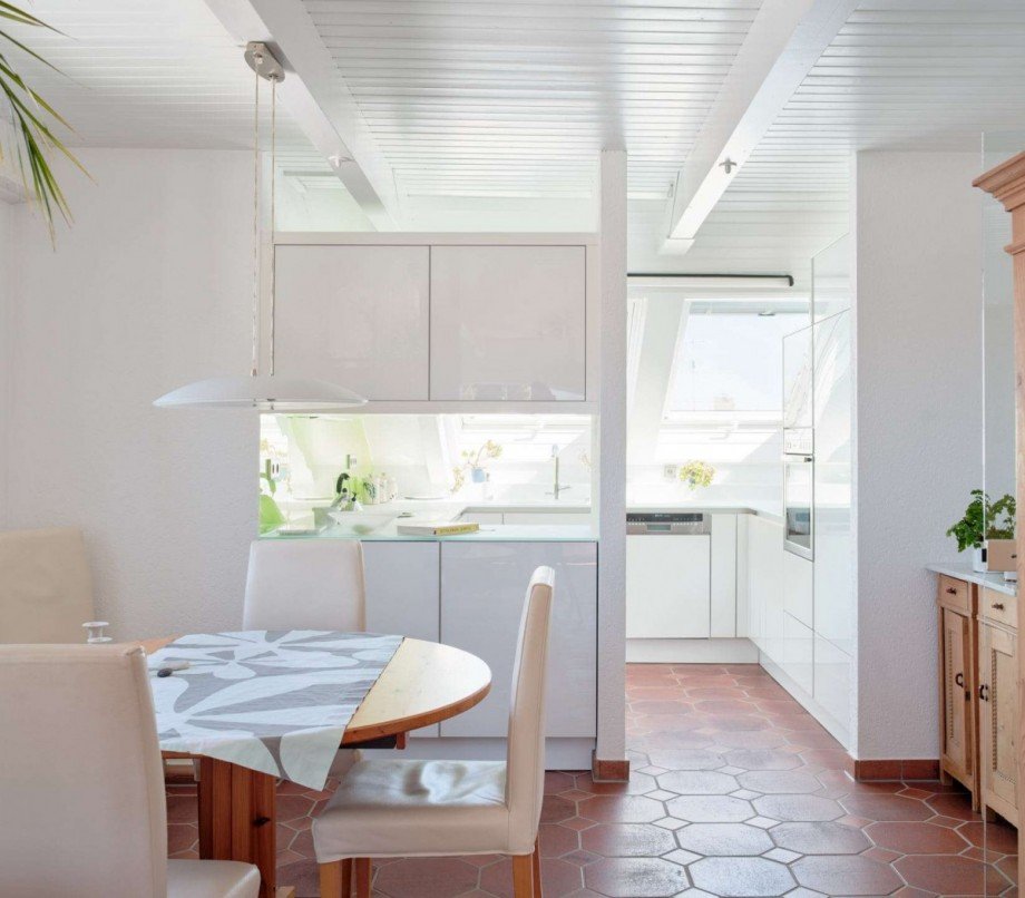 Essbereich mit Blick zur K�che Maisonettewohnung Stuttgart