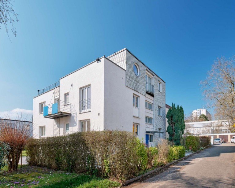 Au�enansicht Stuttgart Mehrfamilienhaus Modernes Familienhaus mit Panorama-Dachterrasse, Gartenidylle und Top-Lage im Stadtbezirk M�hlhausen