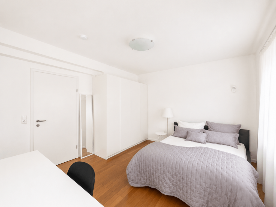 Schlafzimmer EG Mehrfamilienhaus Stuttgart