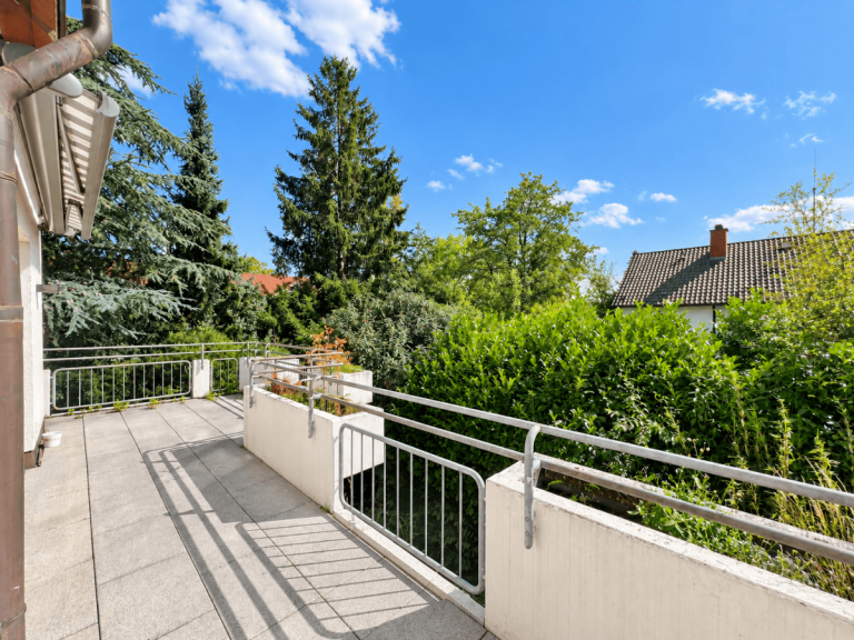 Titelbild Stuttgart Maisonettewohnung S-Riedenberg: Gro�z�gige 5-Zimmer-Maisonette in ruhiger Lage