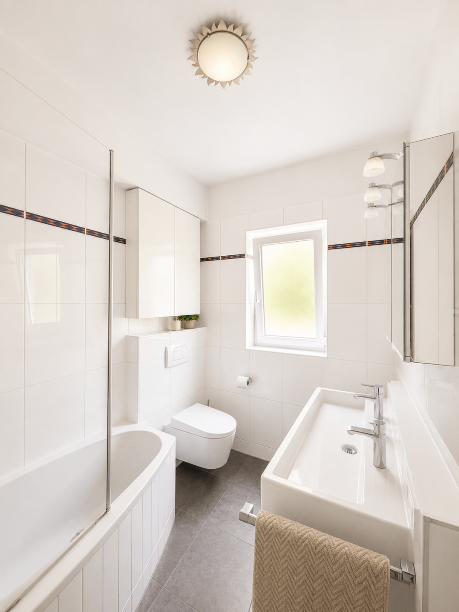 Badezimmer 1.OG Mehrfamilienhaus Stuttgart