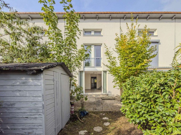 Titelbild Stuttgart Reihenmittelhaus S-Feuerbach: Attraktives Reihenmittelhaus in Passivenergiebauweise - ideal f�r Familien