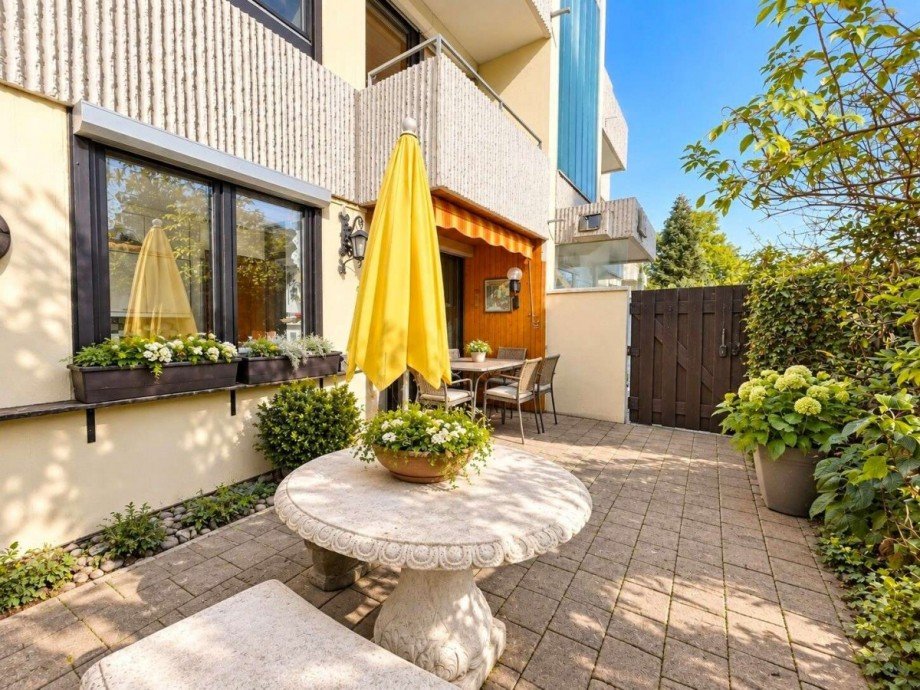 Ostterrasse (KI-Generiert) Erdgeschosswohnung Stuttgart