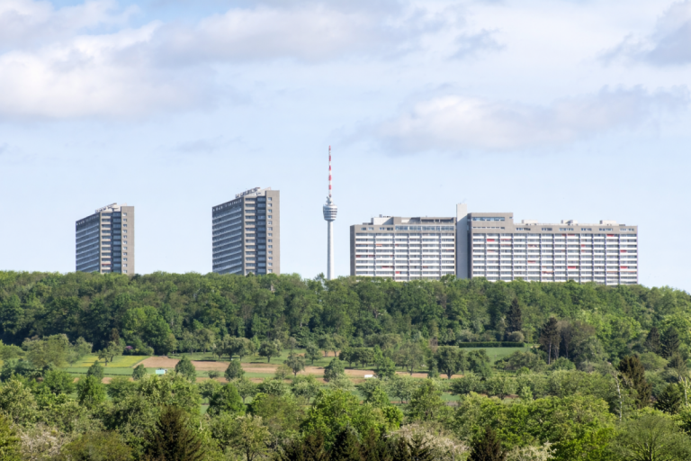 Titelbild Stuttgart Wohnung S-Asemwald: 3,5-Zimmer-Wohnung mit sch�ner Aussicht ins Gr�ne