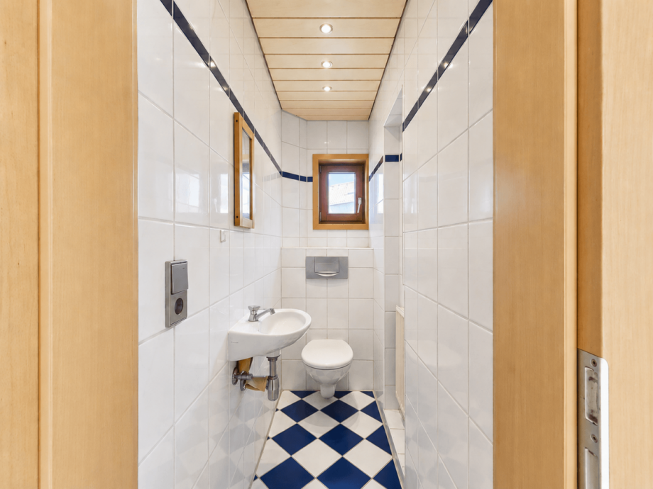 separates WC DG Mehrfamilienhaus Stuttgart