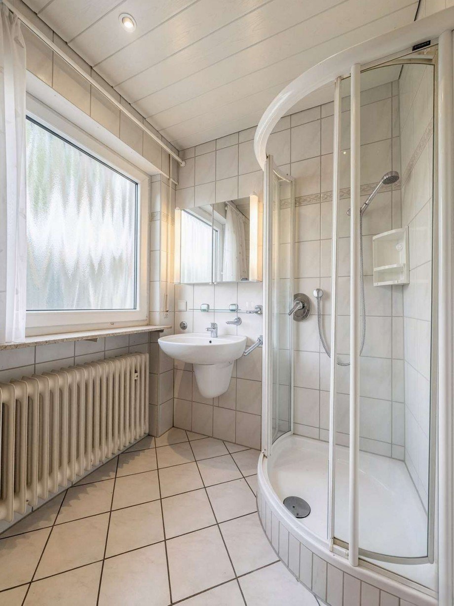 Badezimmer OG Doppelhaush�lfte B�blingen