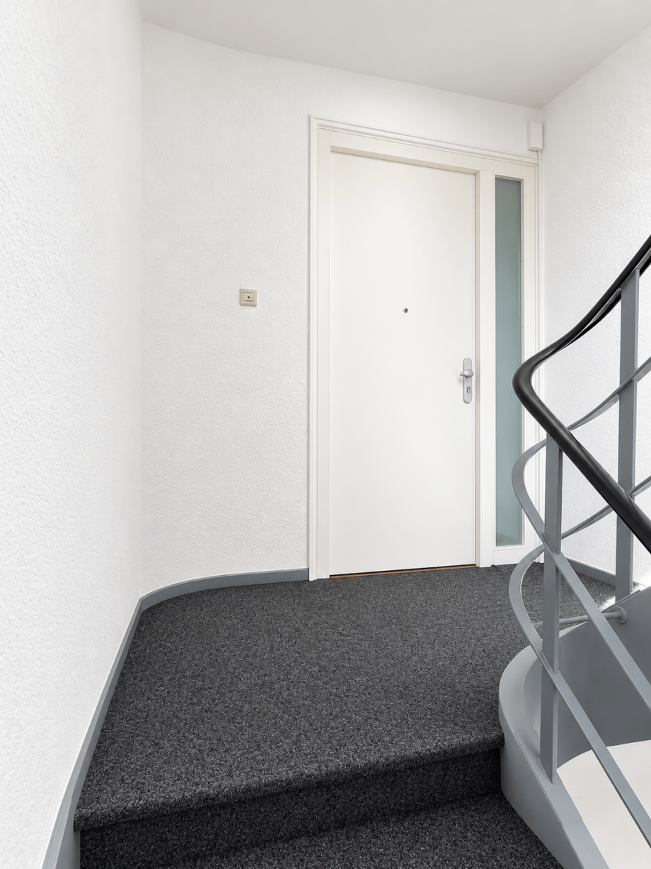 Wohnungseingangst�r Mehrfamilienhaus Stuttgart