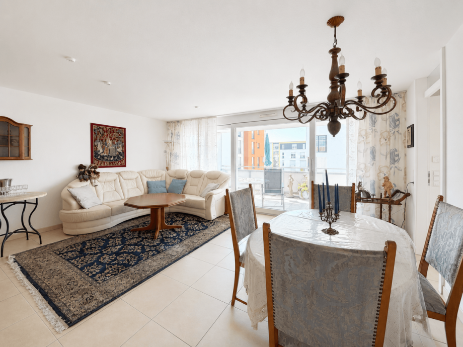 Wohnzimmer und Esszimmer Etagenwohnung Ostfildern