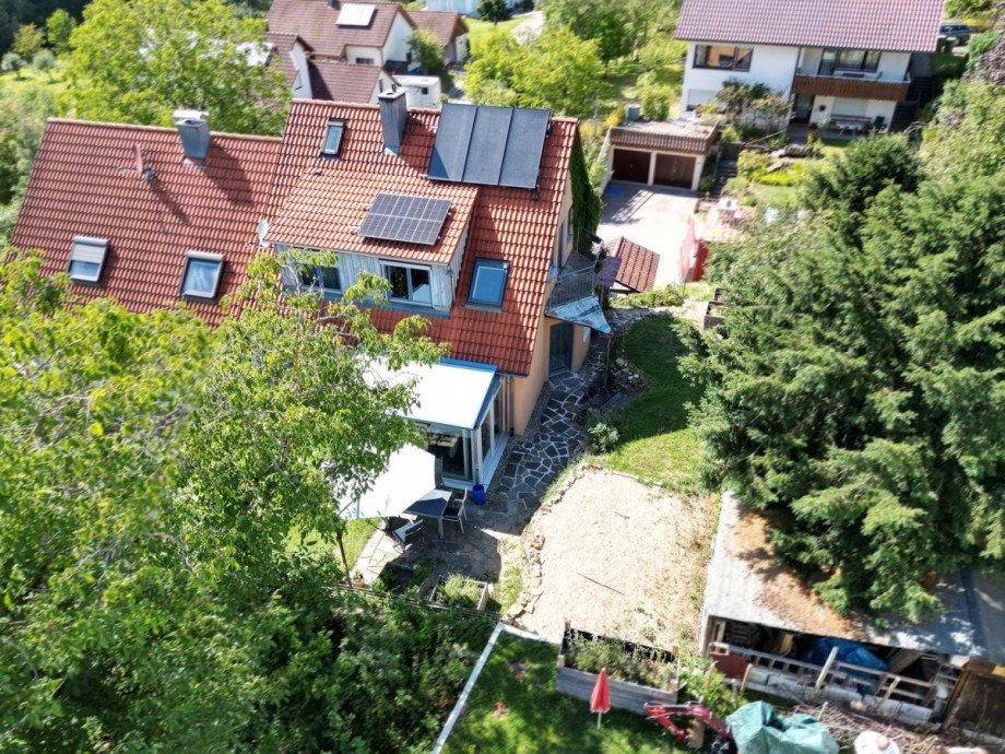 Au�enansicht mit Garten Doppelhaush�lfte Pliezhausen