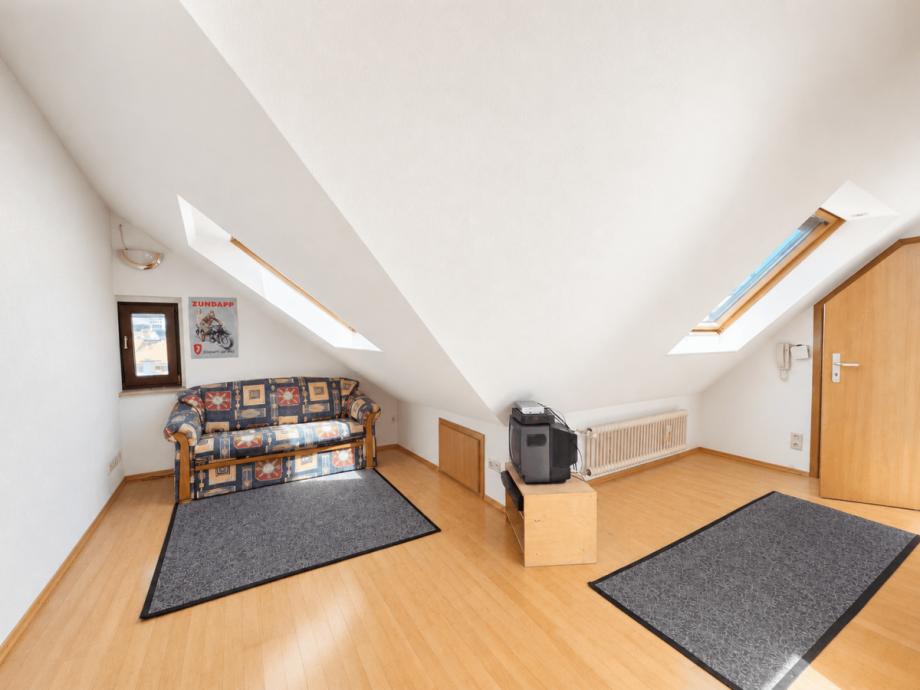 2. Dachgeschoss Mehrfamilienhaus Stuttgart