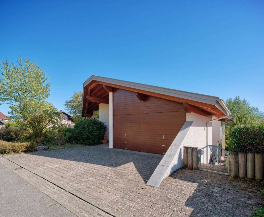 Au�enansicht mit Garage Einfamilienhaus Pliezhausen