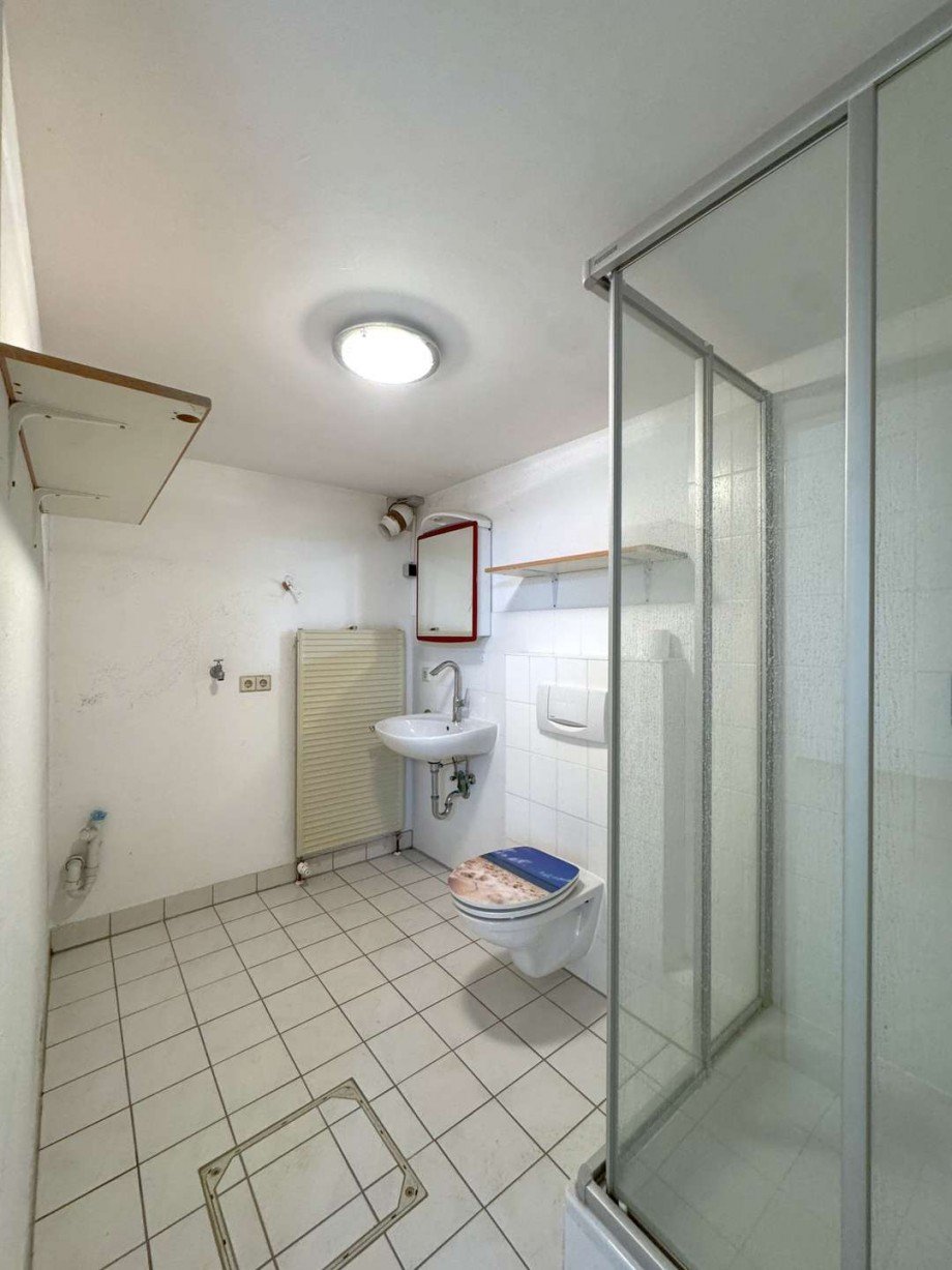 Badezimmer UG Doppelhaush�lfte Hildrizhausen