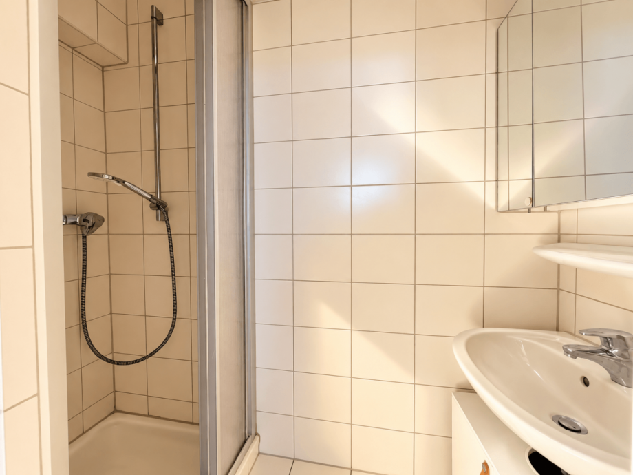 Badezimmer DG Mehrfamilienhaus Stuttgart