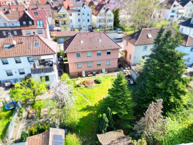 Hinteransicht Stuttgart Zweifamilienhaus Ideal f�r 2-Familien! Leerstehendes Doppelhaus mit XXL-Garten in S-Obert�rkheim!***